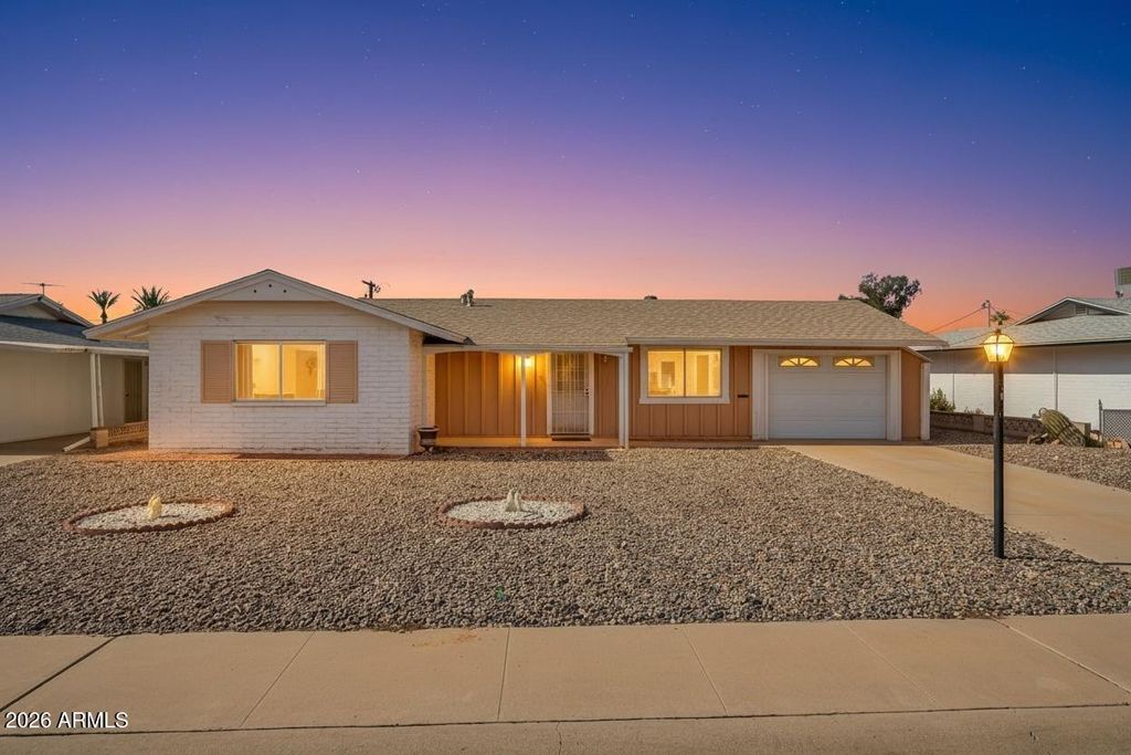 11622 N DESERT HILLS Drive W, Sun City, AZ 85351