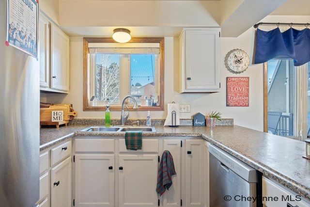 7209 HAWTHORNE DR, Cheyenne, WY 82009