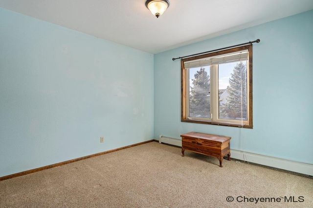 7209 HAWTHORNE DR, Cheyenne, WY 82009