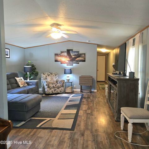 108 Aaron Court, Burgaw, NC 28425