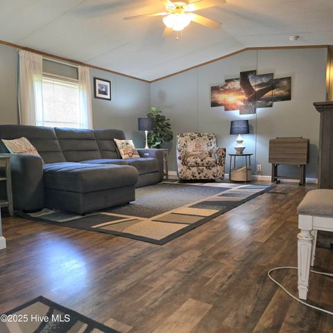 108 Aaron Court, Burgaw, NC 28425