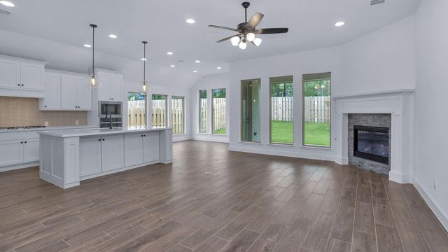 41430 Threadgill Way, Montgomery, TX 77363