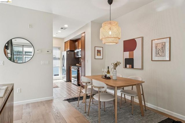 61 Glashaus Loop, Emeryville, CA 94608