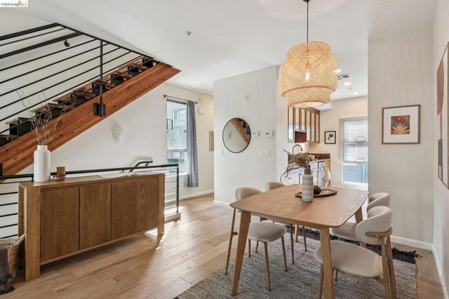 61 Glashaus Loop, Emeryville, CA 94608