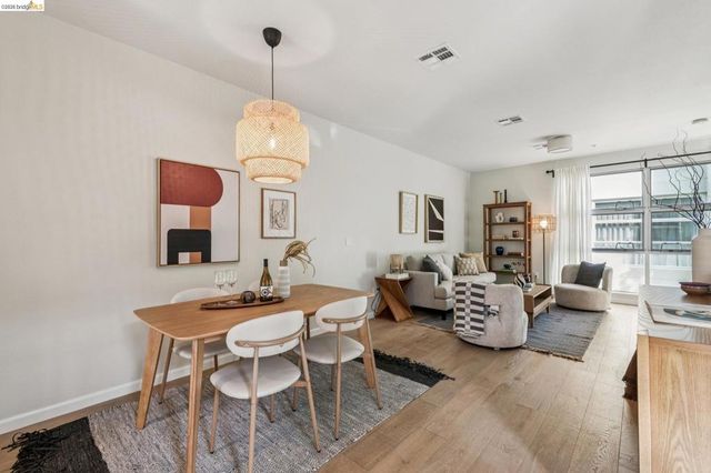 61 Glashaus Loop, Emeryville, CA 94608