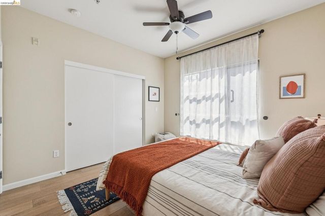 61 Glashaus Loop, Emeryville, CA 94608