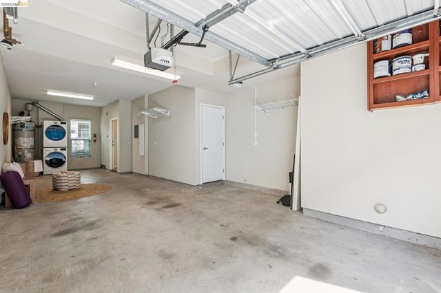 61 Glashaus Loop, Emeryville, CA 94608