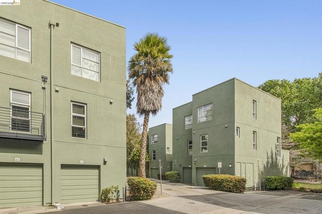 61 Glashaus Loop, Emeryville, CA 94608