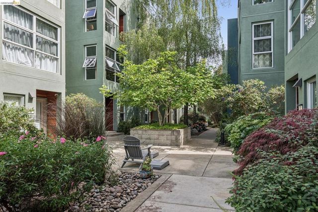 61 Glashaus Loop, Emeryville, CA 94608