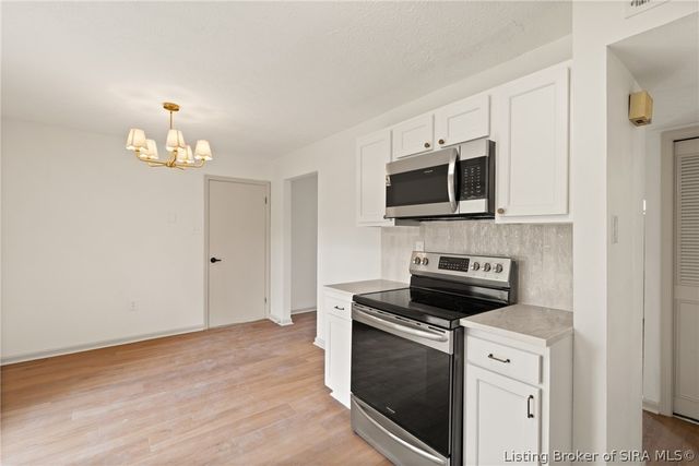 1020 Cottonwood Drive, Clarksville, IN 47129