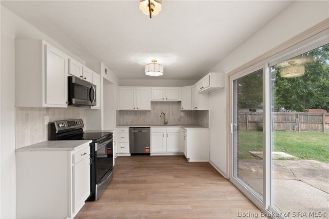 1020 Cottonwood Drive, Clarksville, IN 47129