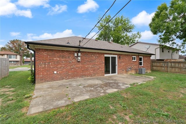 1020 Cottonwood Drive, Clarksville, IN 47129