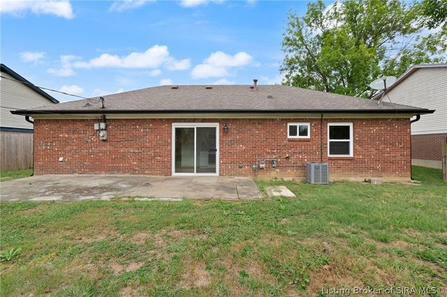 1020 Cottonwood Drive, Clarksville, IN 47129
