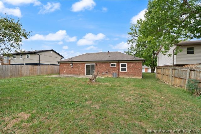 1020 Cottonwood Drive, Clarksville, IN 47129