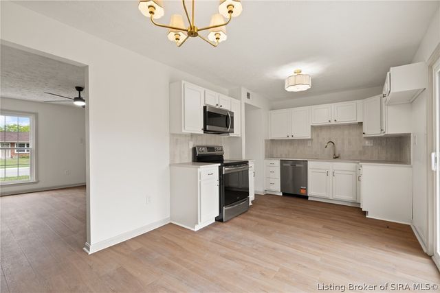 1020 Cottonwood Drive, Clarksville, IN 47129