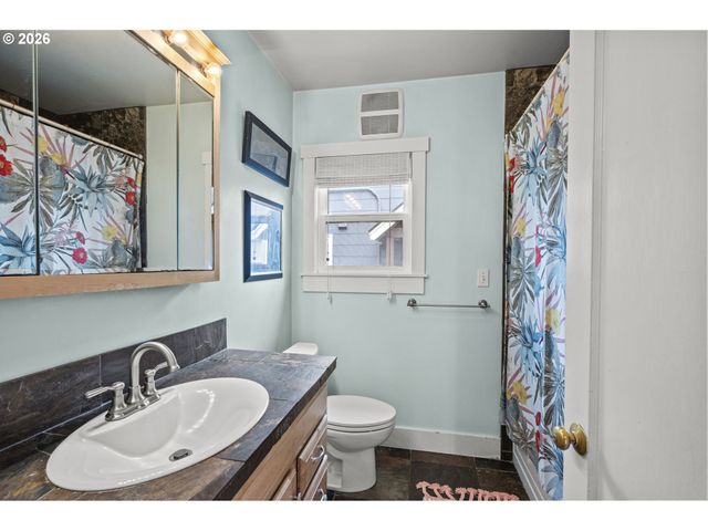 1304 Ne 51ST Ave, Portland, OR 97213