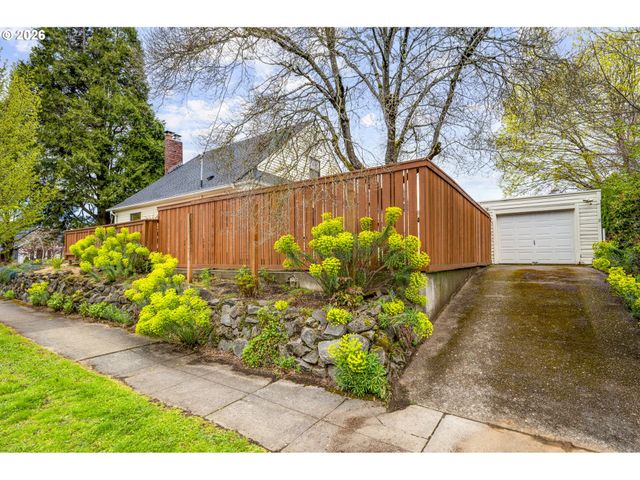 1304 Ne 51ST Ave, Portland, OR 97213