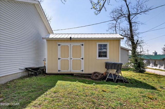 522 S Hall Street, Webb City, MO 64870