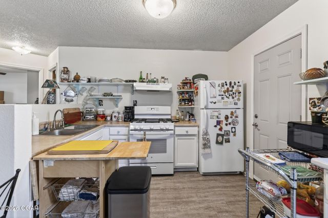 522 S Hall Street, Webb City, MO 64870