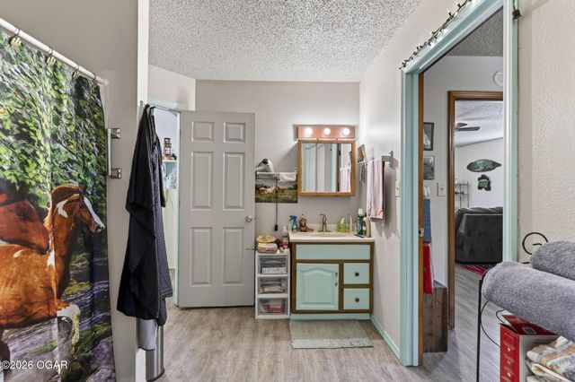 522 S Hall Street, Webb City, MO 64870