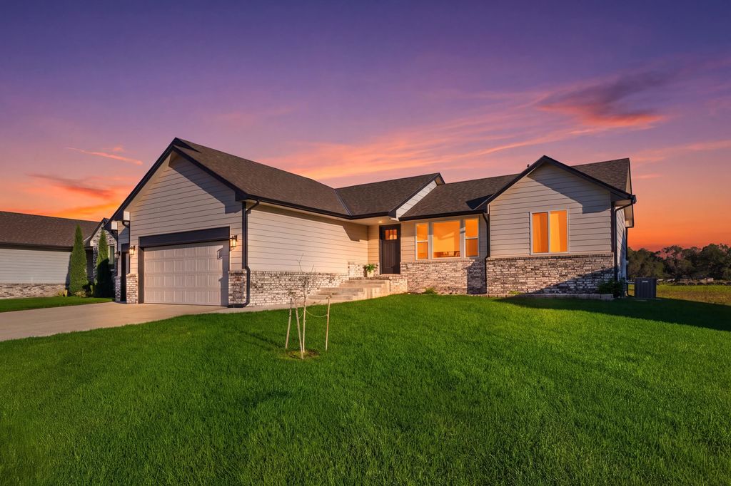 10514 W Wilkinson, Maize, KS 67101