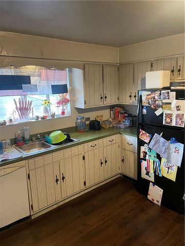 926 Mckean Ave, Charleroi Boro, PA 15022