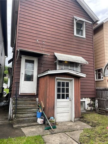 926 Mckean Ave, Charleroi Boro, PA 15022