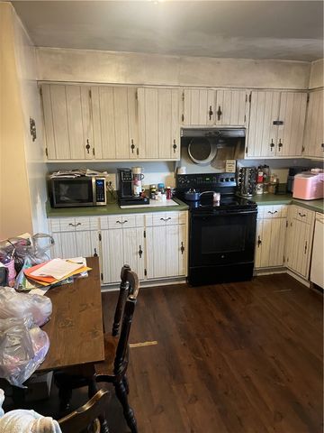 926 Mckean Ave, Charleroi Boro, PA 15022