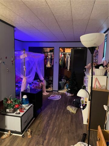 926 Mckean Ave, Charleroi Boro, PA 15022