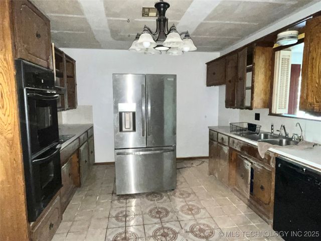 101 Juniper Drive, Canadian, OK 74425