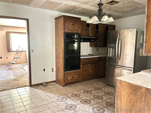 101 Juniper Drive, Canadian, OK 74425