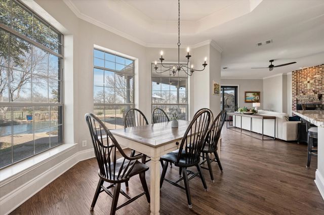 911 Noble Champions Way, Bartonville, TX 76226