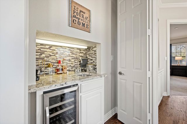 911 Noble Champions Way, Bartonville, TX 76226
