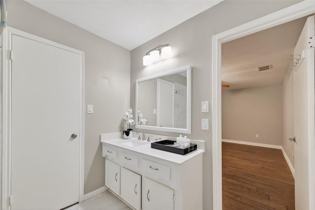 14811 Cedar Point Drive, Houston, TX 77070