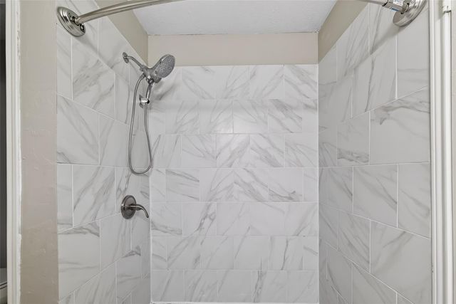 14811 Cedar Point Drive, Houston, TX 77070