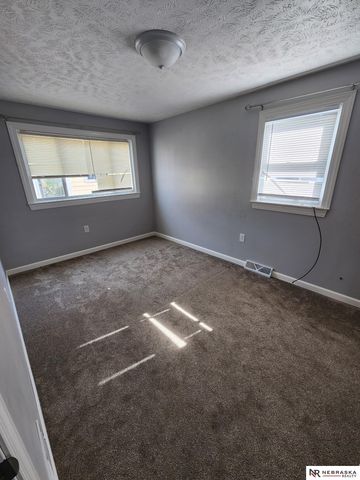 4423 S 27th Street, Omaha, NE 68107