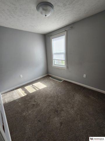 4423 S 27th Street, Omaha, NE 68107