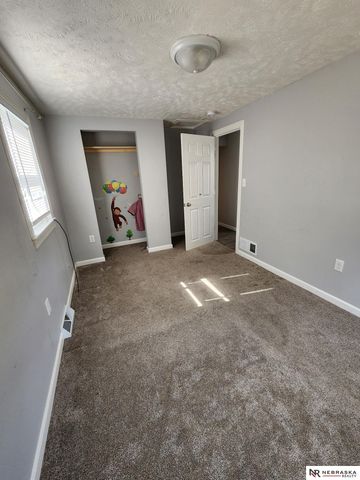 4423 S 27th Street, Omaha, NE 68107