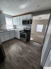 4423 S 27th Street, Omaha, NE 68107