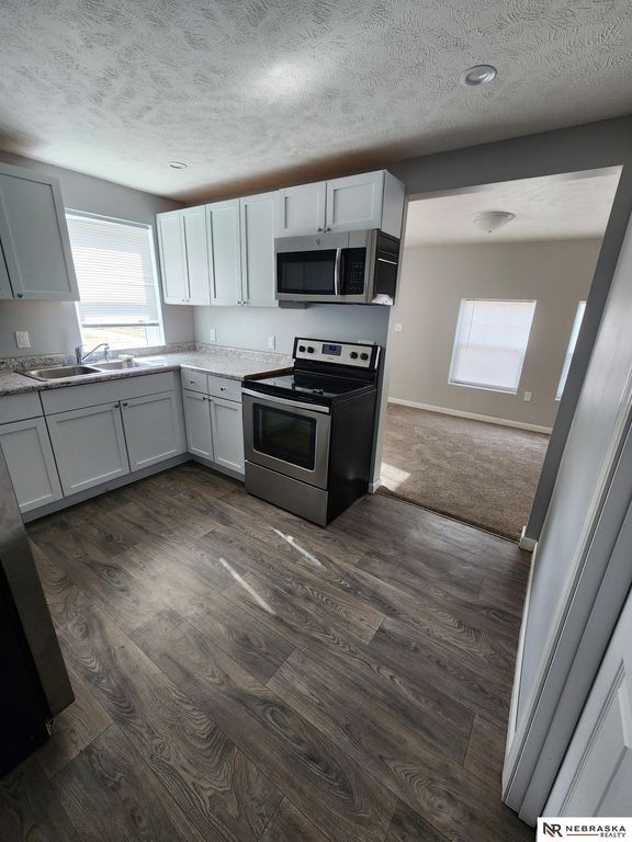 4423 S 27th Street, Omaha, NE 68107