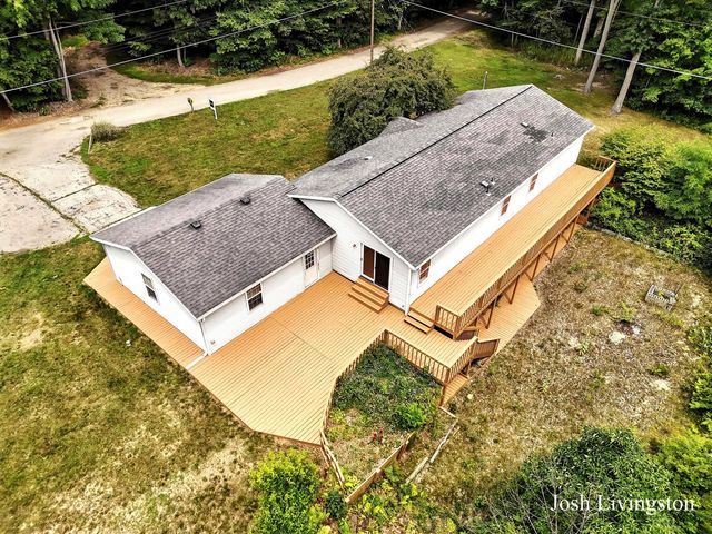 6306 E Carrigan Court, Newaygo, MI 49337