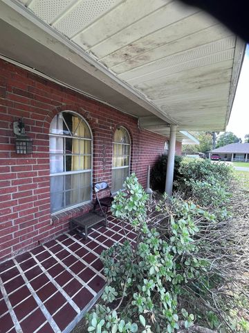 2002 Oak Grove Dr, Baton Rouge, LA 70815