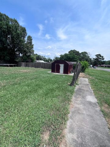 2002 Oak Grove Dr, Baton Rouge, LA 70815