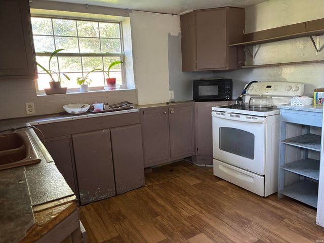 20985 12TH Road, Plymouth, IN 46563