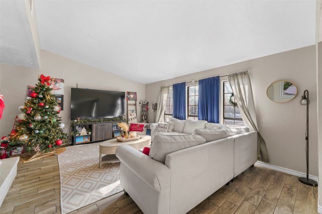 3013 Villa Sur Trail, Dallas, TX 75228