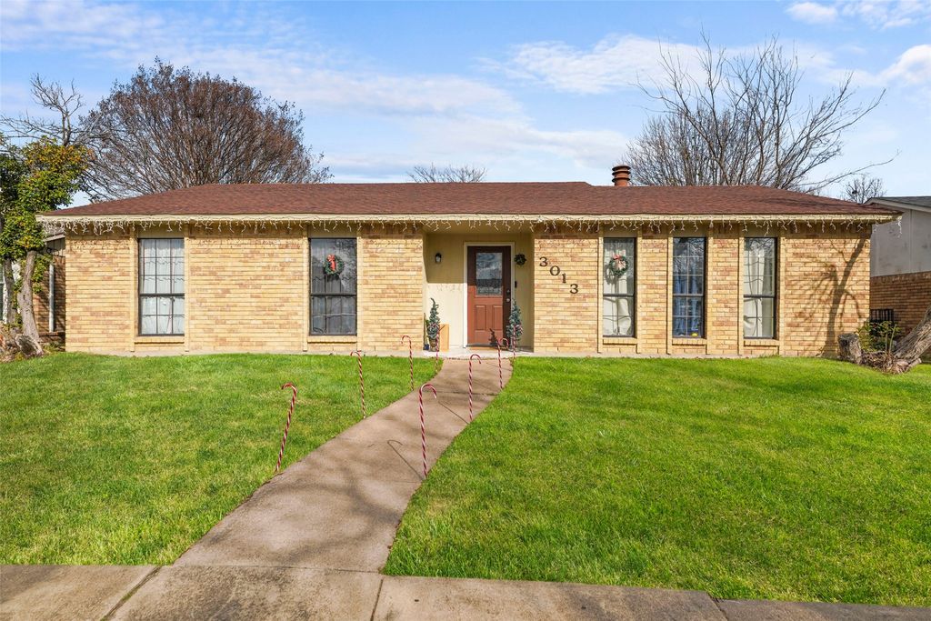 3013 Villa Sur Trail, Dallas, TX 75228