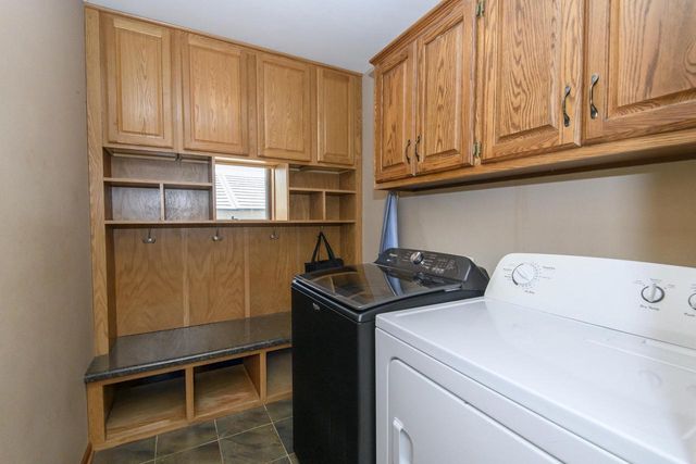 2605 Campfire CROSSING, Waukesha, WI 53189