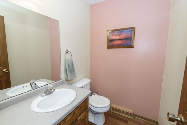 2605 Campfire CROSSING, Waukesha, WI 53189