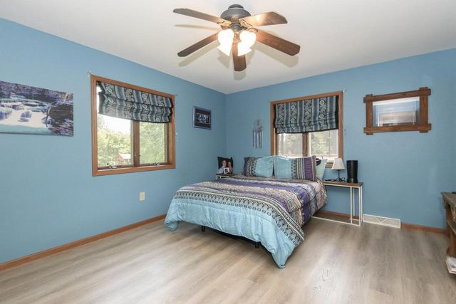 2605 Campfire CROSSING, Waukesha, WI 53189