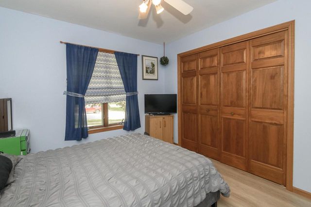 2605 Campfire CROSSING, Waukesha, WI 53189